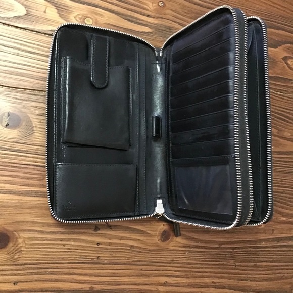 Gucci Gender Neutral Hand Wallet/Clutch - Picture 4 of 8